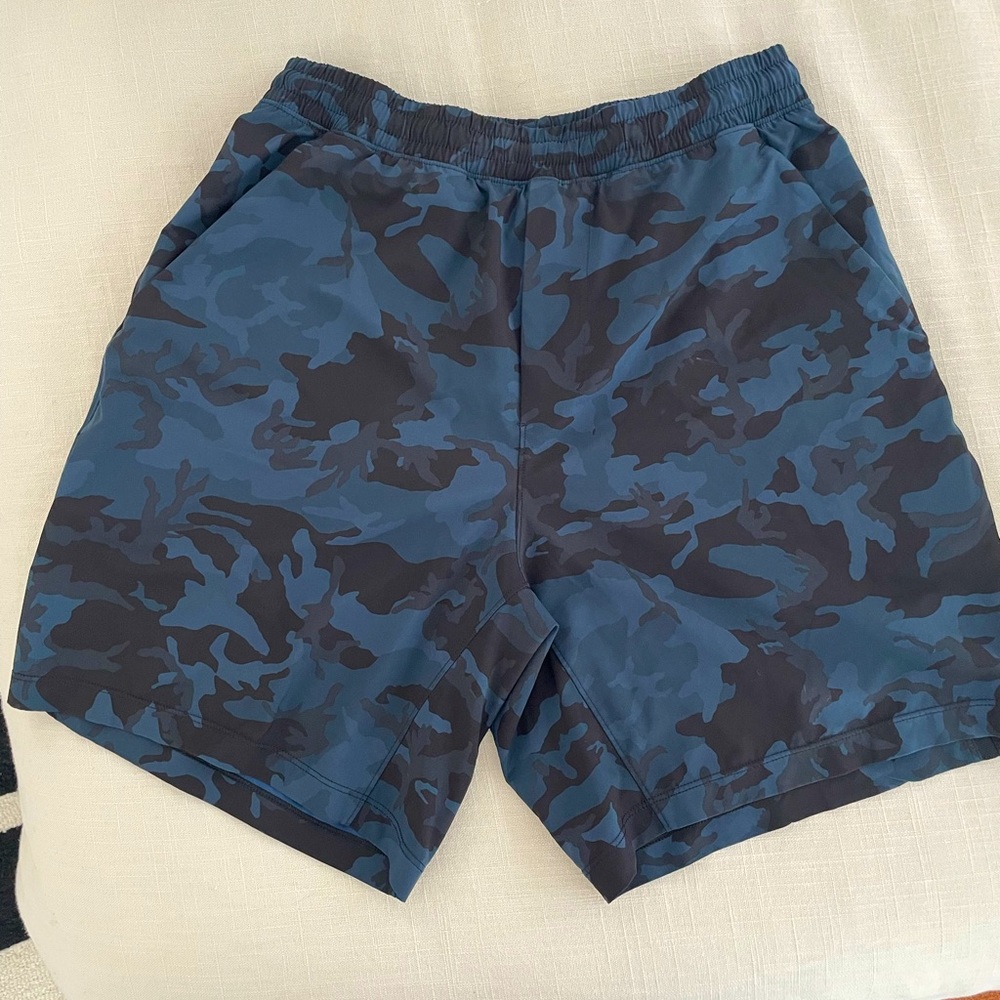 Men’s athletic shorts - blue & black camouflage style